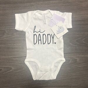 White Baby Onesie with 'Hi Daddy' Print